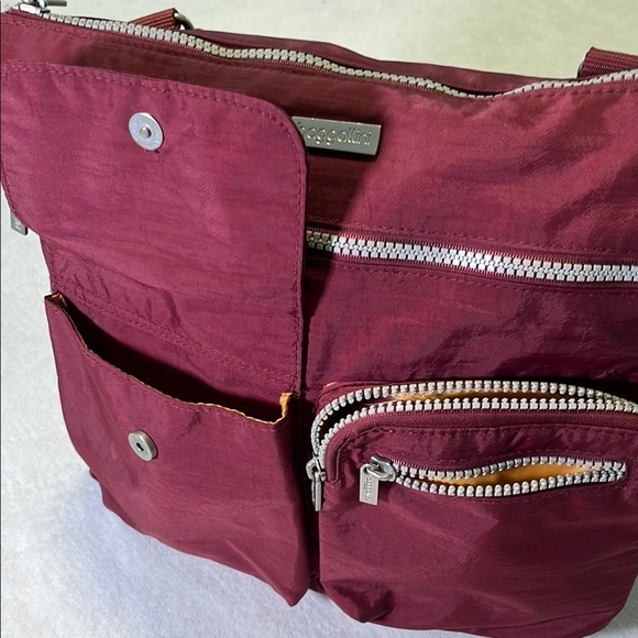 Baggallini Burgundy Large Crossbody Bag - Picture 3 of 10